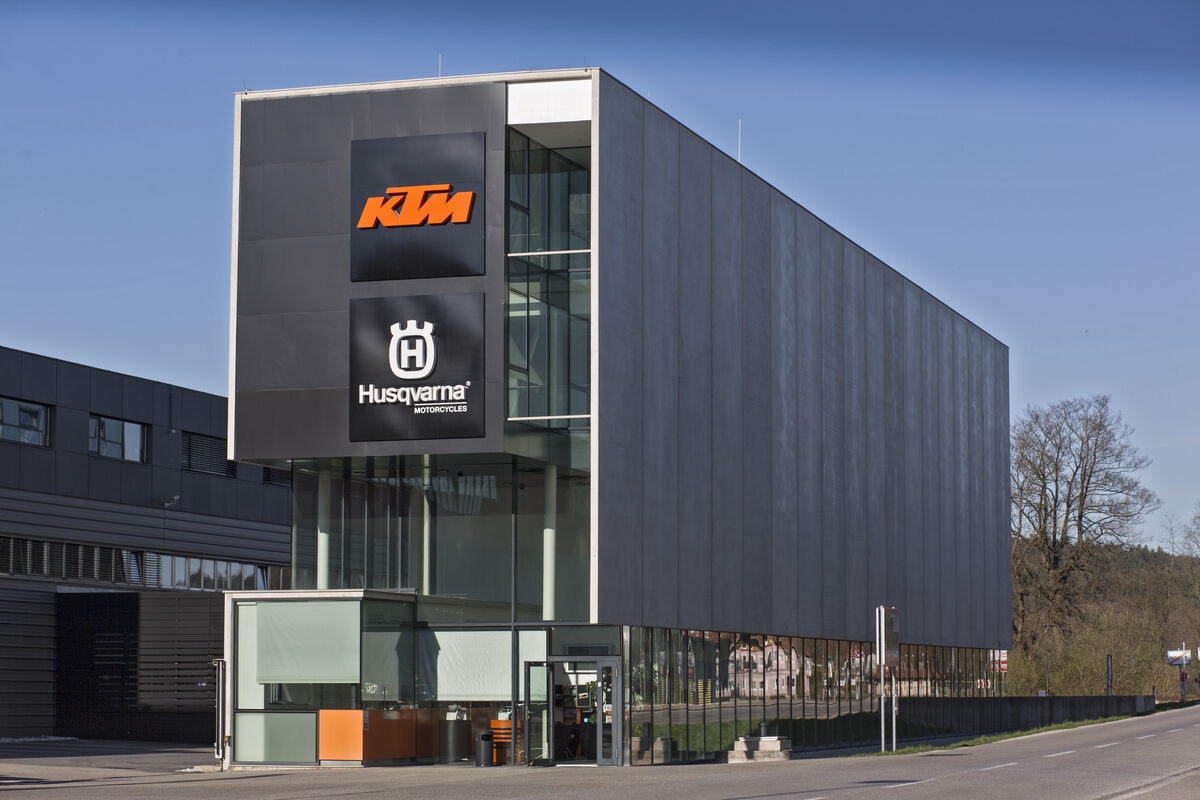 http://mxvice.com/wp-content/uploads/2025/05/36883_KTM-Entrance-Building_Reception-Building.jpg