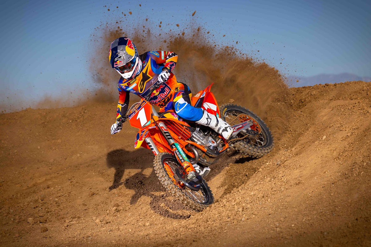 http://mxvice.com/wp-content/uploads/2025/05/CHASE-SEXTON-RED-BULL-KTM-FACTORY-RACING-2025-8192x5464-1.jpg