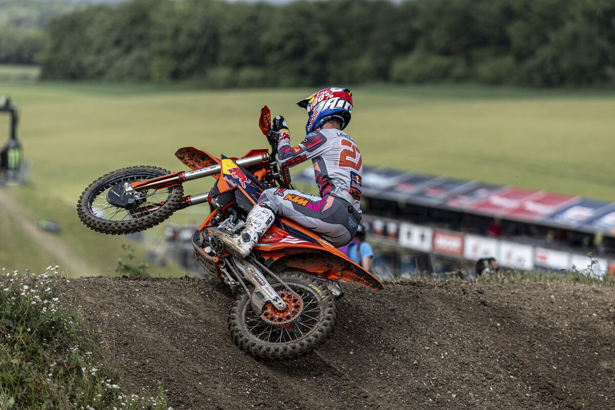 Laengenfelder toasts a perfect MX2 Grand Prix weekend in Great Britain