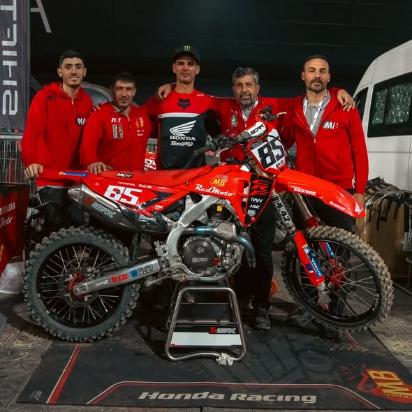 Cedric Soubeyras extends contract with the MB Team