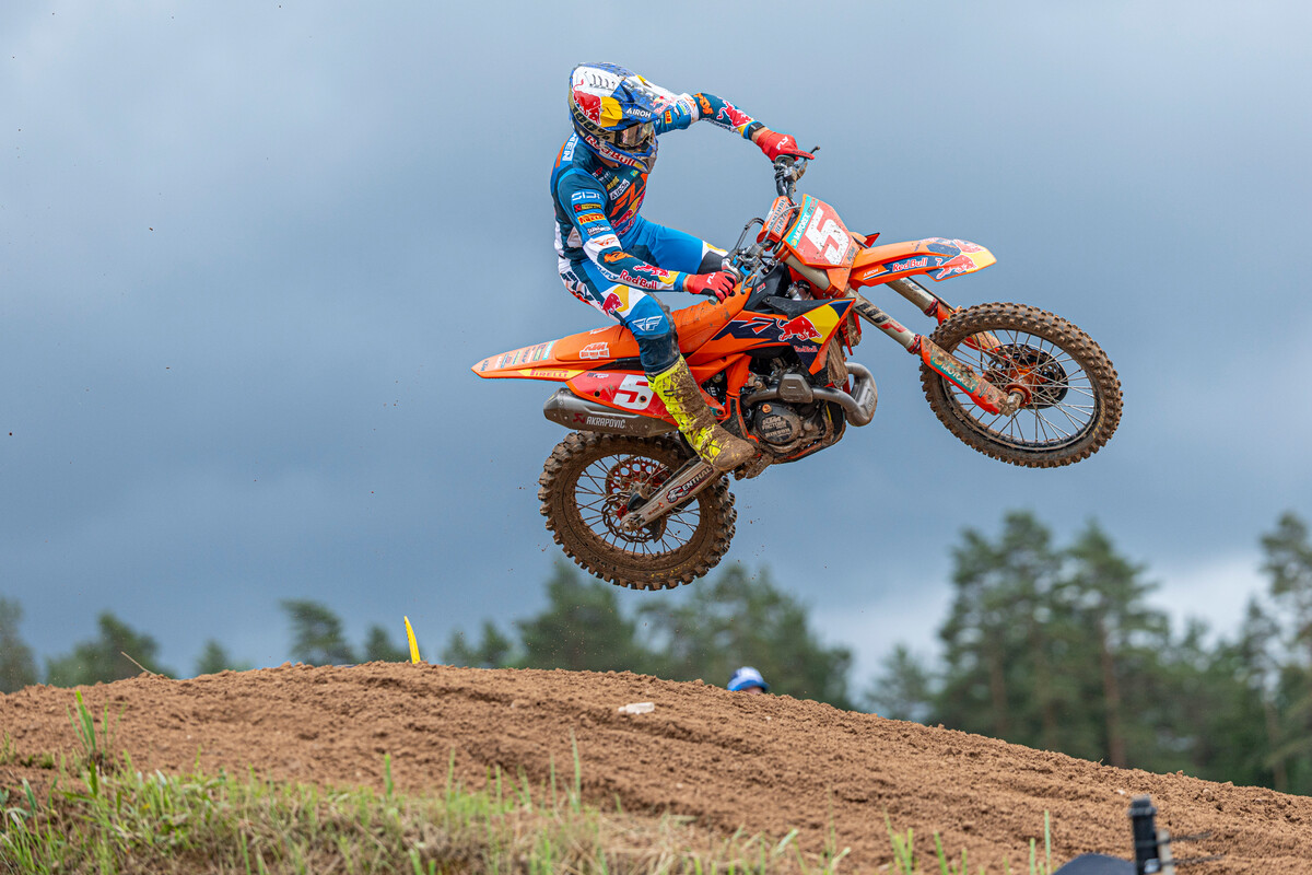 Lucas Coenen wins the first race in Latvia ahead of Kay de Wolf and Jeffrey Herlings!