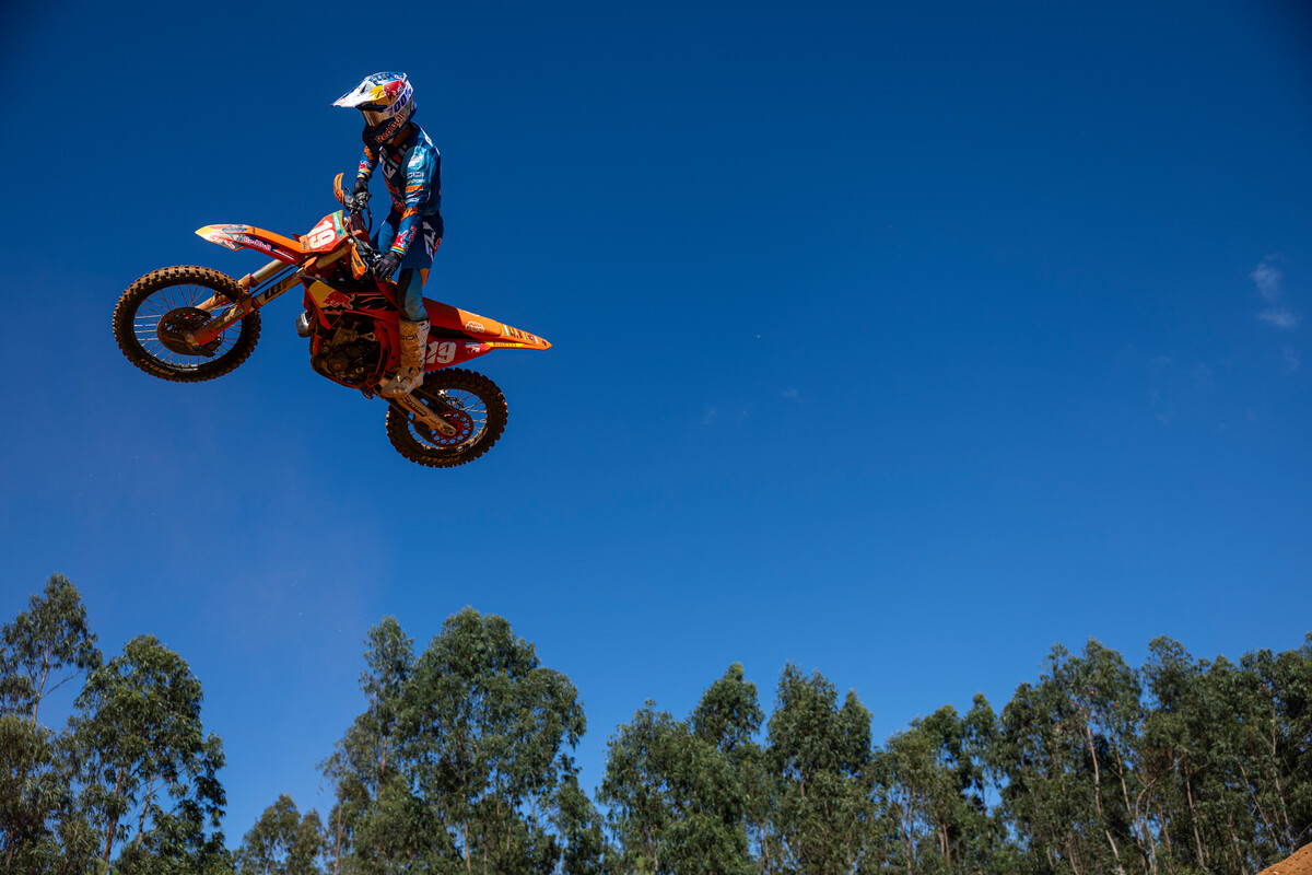 Sacha Coenen Successfully Undergoes Surgery, MXGP of Great Britain Still a Possibility