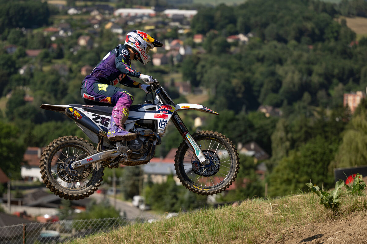 MXGP of Czech Republic: De Wolf back in action while Everts claims MX2 race win