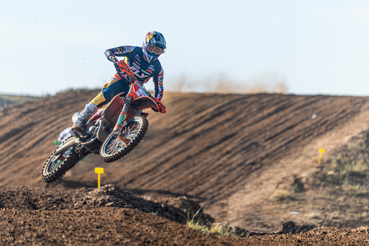 Lucas Coenen wins first moto MXGP in South Africa!