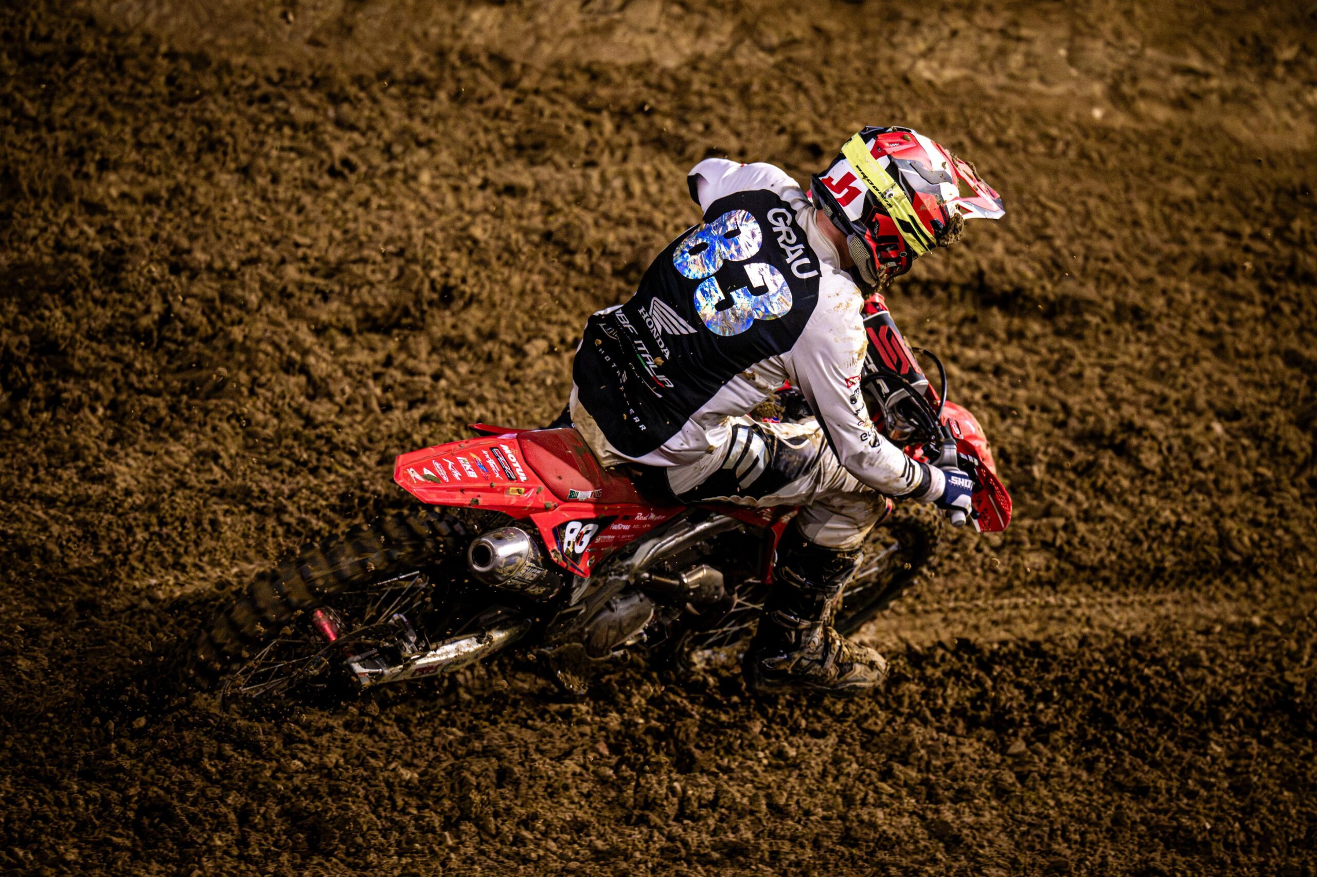 Night triumph in Faenza for Team Honda Maddii ABF Italia: Maxime Grau wins the Overall, podium also for Niccolò Alvisi