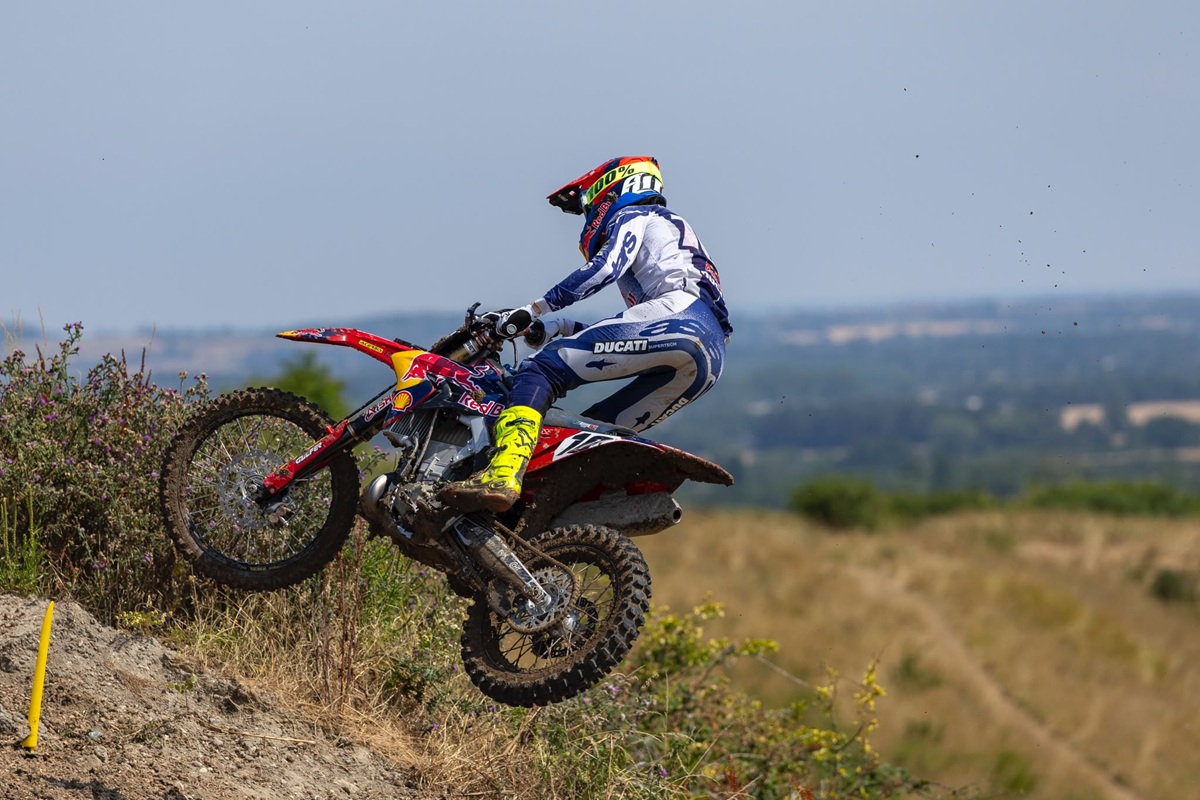 Calvin Vlaanderen Endures Tough Weekend at the MXGP of Great Britain