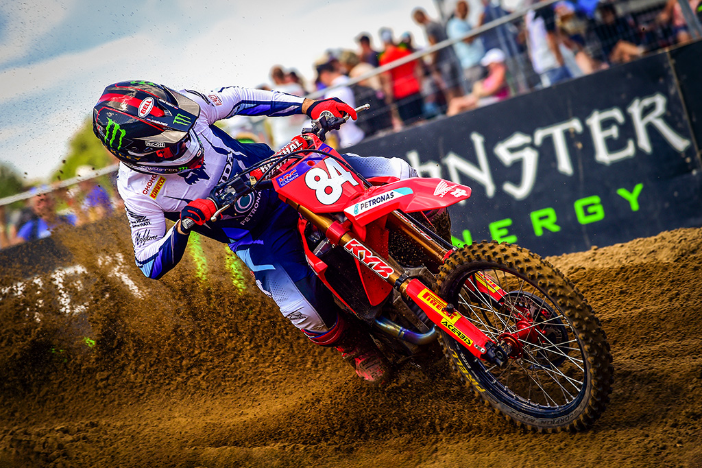 HERLINGS & MC LELLAN LIGHT UP LOMMEL AT THE MXGP OF FLANDERS!