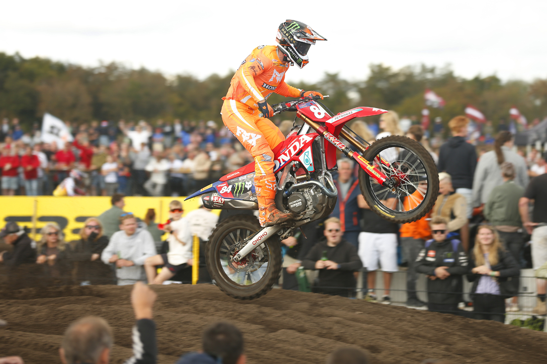 Herlings Wins First MXGP Moto in Arnhem After Thrilling Battle with De Wolf