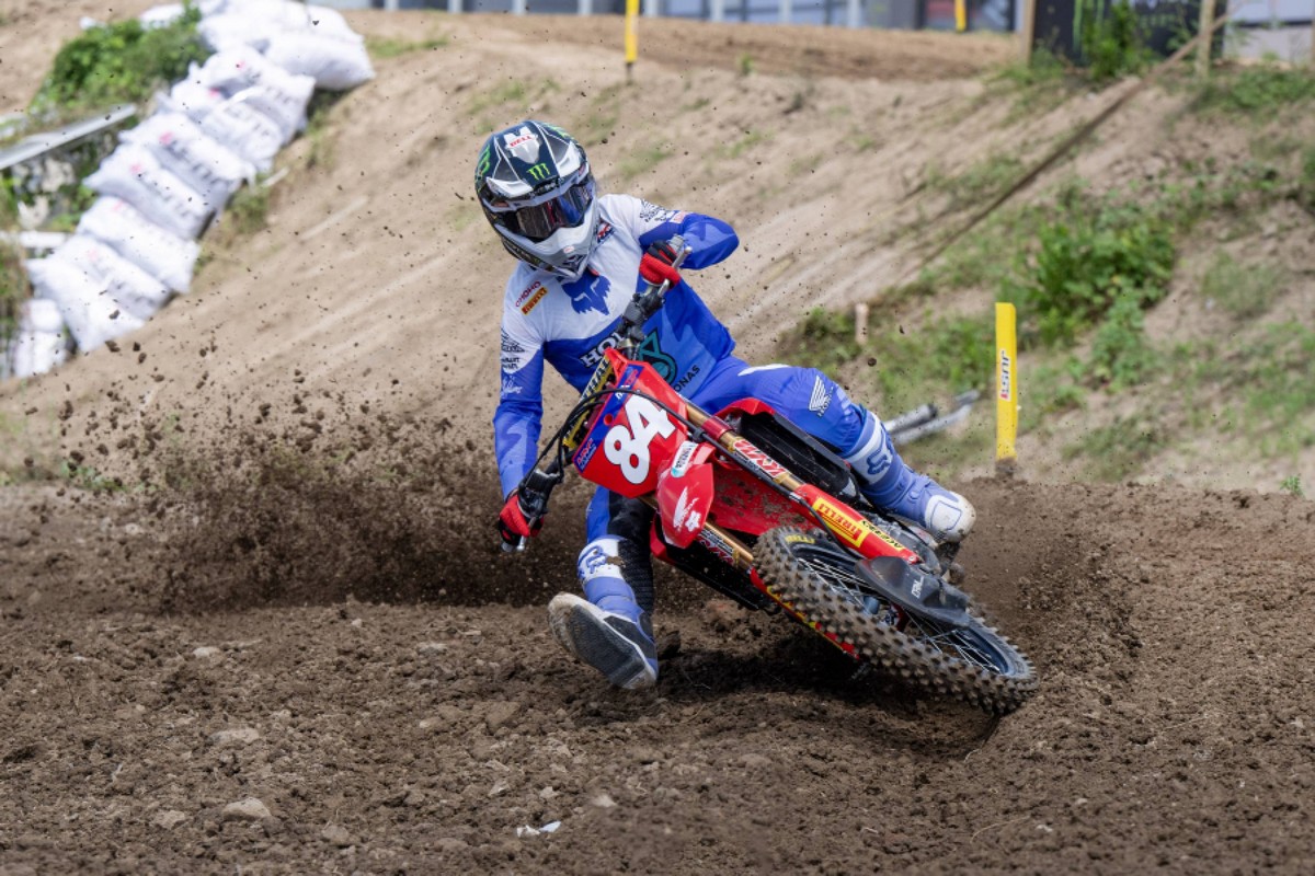 Herlings keeps winning, with Vialle challenging in China