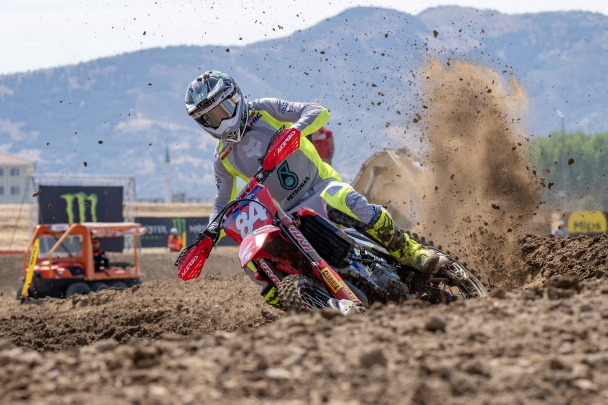 Jeffrey Herlings fastest in time practice MXGP