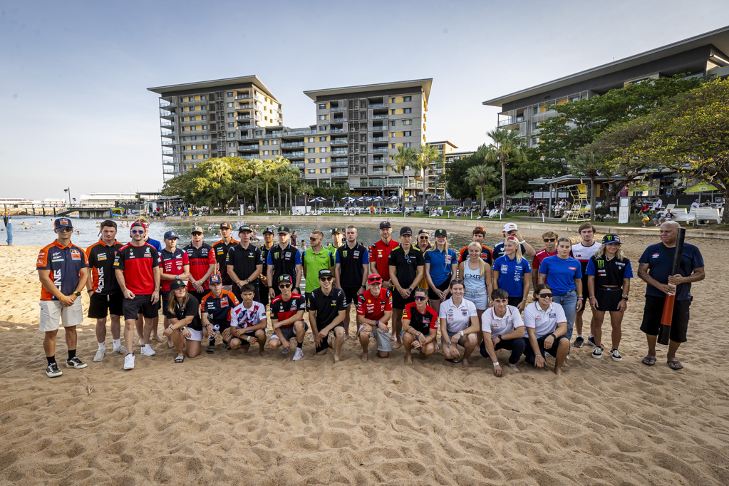 SIGNING SESSION, SALTWATER AND SINGING HORSEMAN GIVE MXGP A TOP END WELCOME