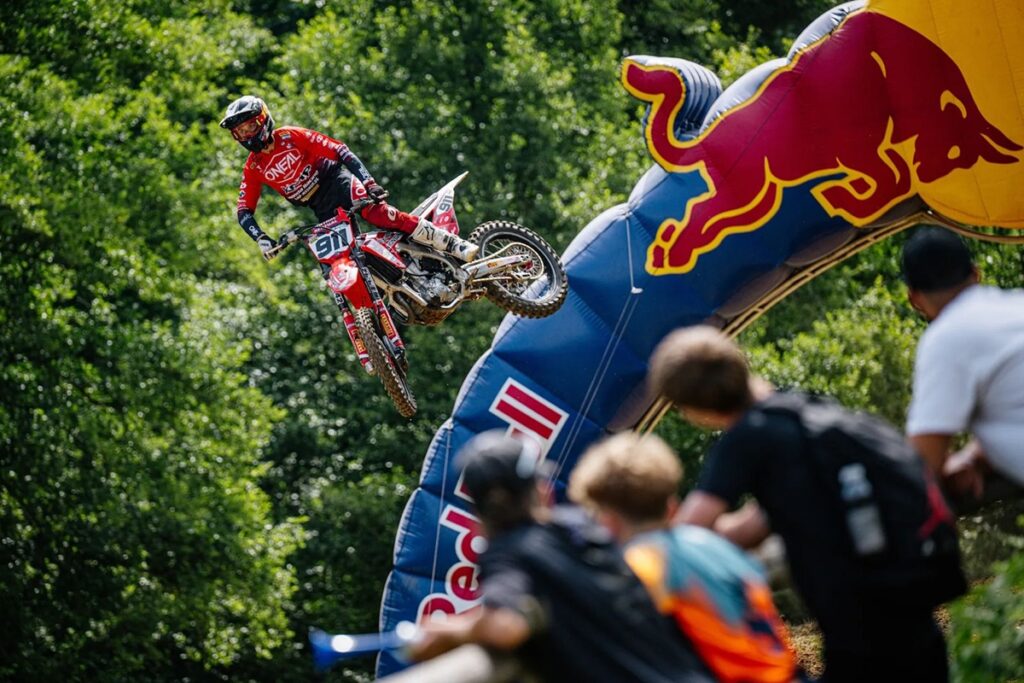 Watch the first motos of the ADAC in Tensfeld live MX Vice(02)