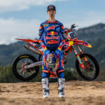 732884_01_Red Bull KTM_MXGP_Adamo_Team Shoot_2026 _18_Photo_Red Bull KTM Factory Racing AT