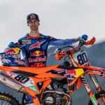 732928_01_Red Bull KTM_MXGP_Adamo_Team Shoot_2026 _47_Photo_Red Bull KTM Factory Racing AT