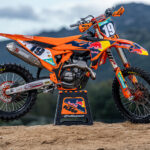 733034_01_Red Bull KTM_Sacha Coenen_De Carli_MXGP_Team Shoot_2026 _40_Photo_Red Bull KTM Factory Racing De Carli IT