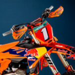 733071_04_Red Bull KTM_MXGP_Laengenfelder_Team Shoot_2026 _37_Photo_Red Bull KTM Factory Racing AT